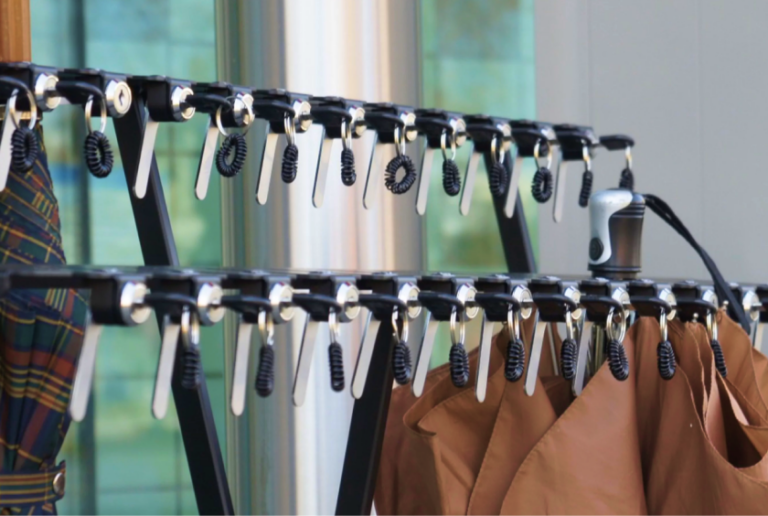 Porte-Parapluies à Serrures de 8 ou 28 Emplacements : Une Organisation Pratique et Élégante pour les Musées en 2024